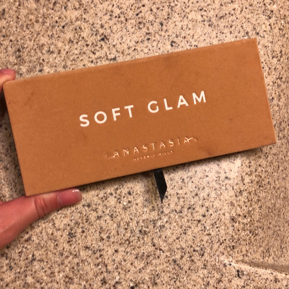 Anastasia Beverly Hills Soft Glam palette